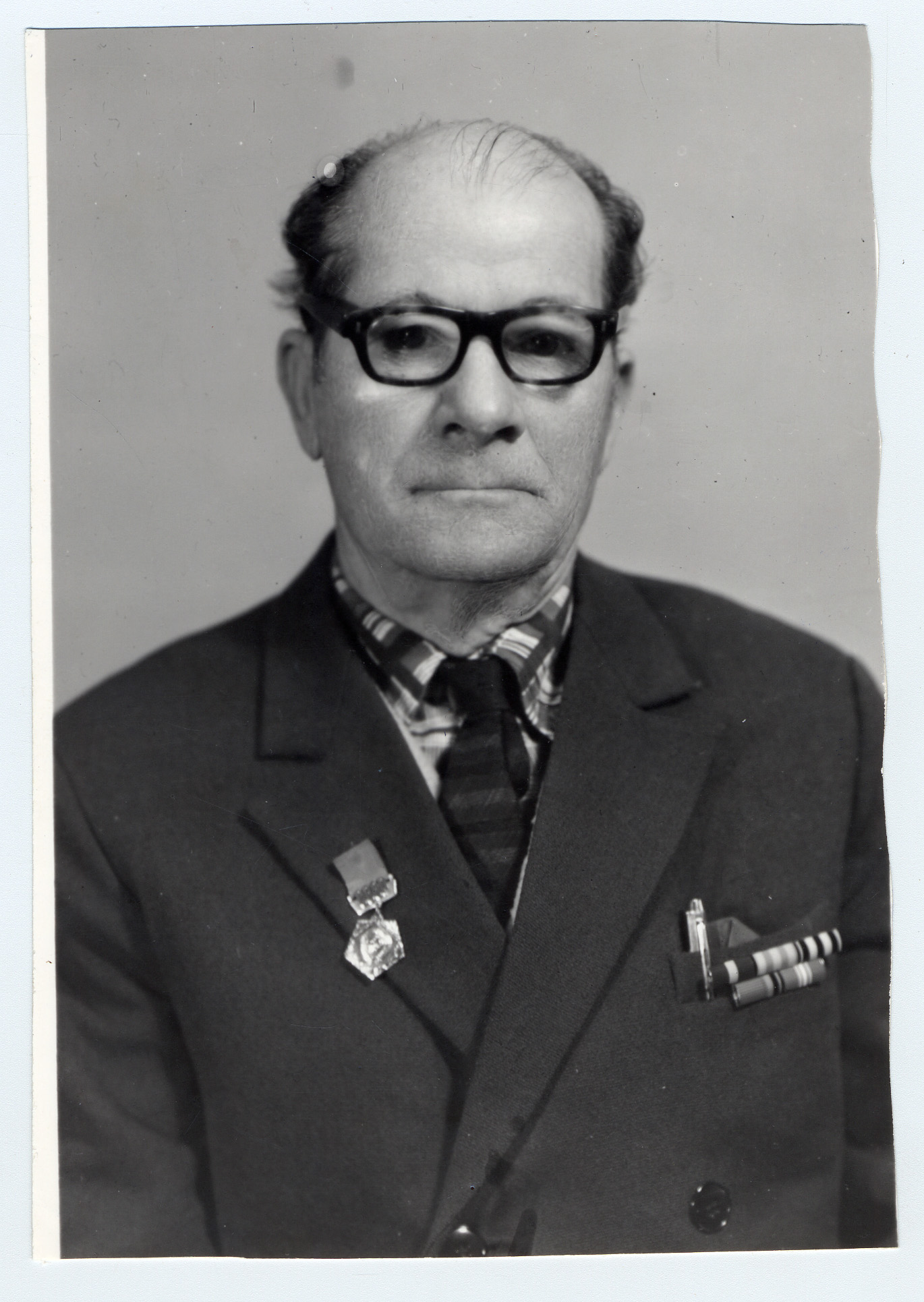 Font: Associazione Italiana di Combattenti e Volontari Antifascisti di Spagna (AICVAS); Istituto Nazionale Ferruccio Parri. Data Spanish Civil War : oggi in Spagna domani in Italia : banca dati delle biografie dei volontari italiani antifascisti. BIZZARRI, Angelo
